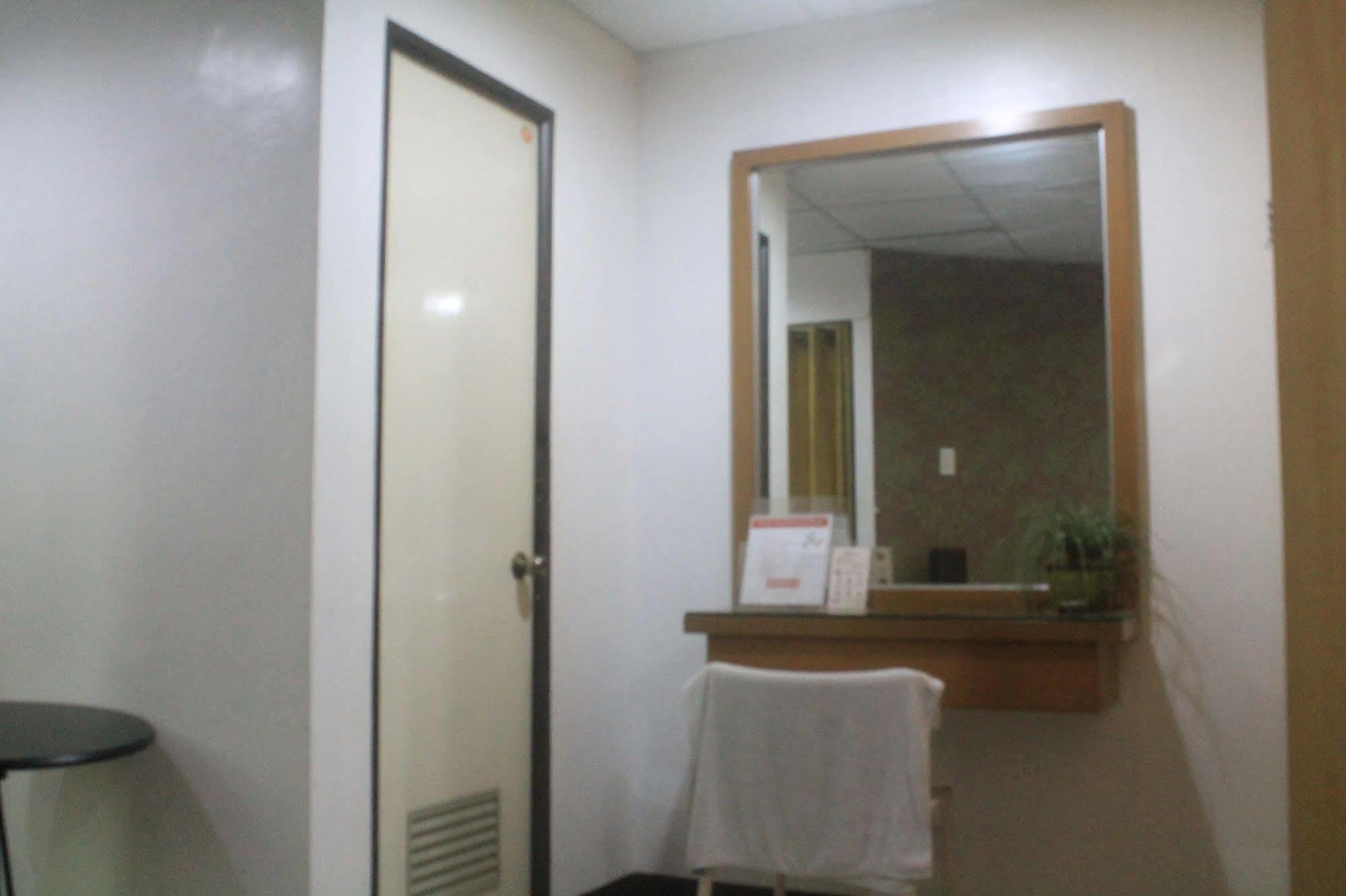 Orange Nest Hotel Manila Zewnętrze zdjęcie