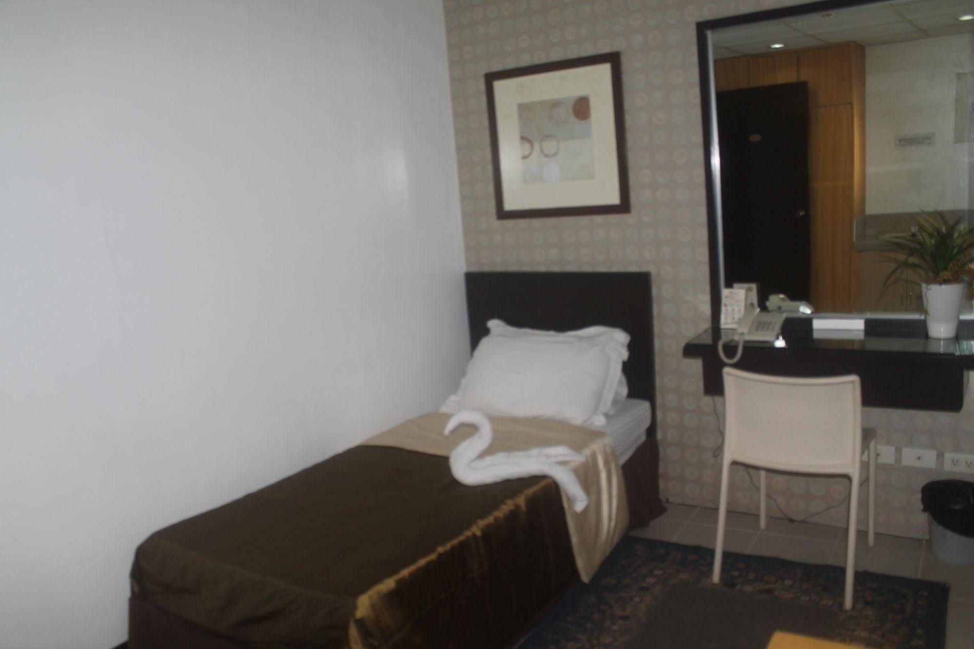Orange Nest Hotel Manila Zewnętrze zdjęcie