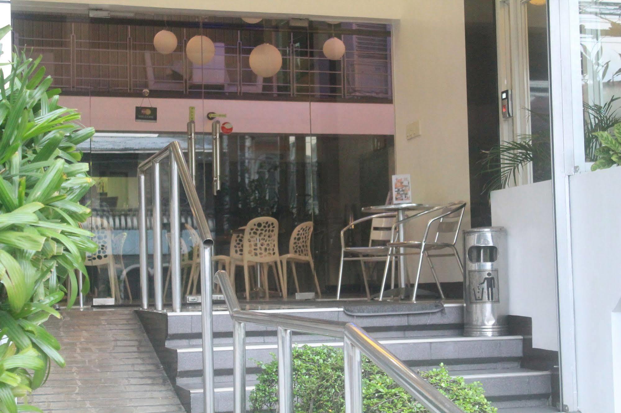 Orange Nest Hotel Manila Zewnętrze zdjęcie
