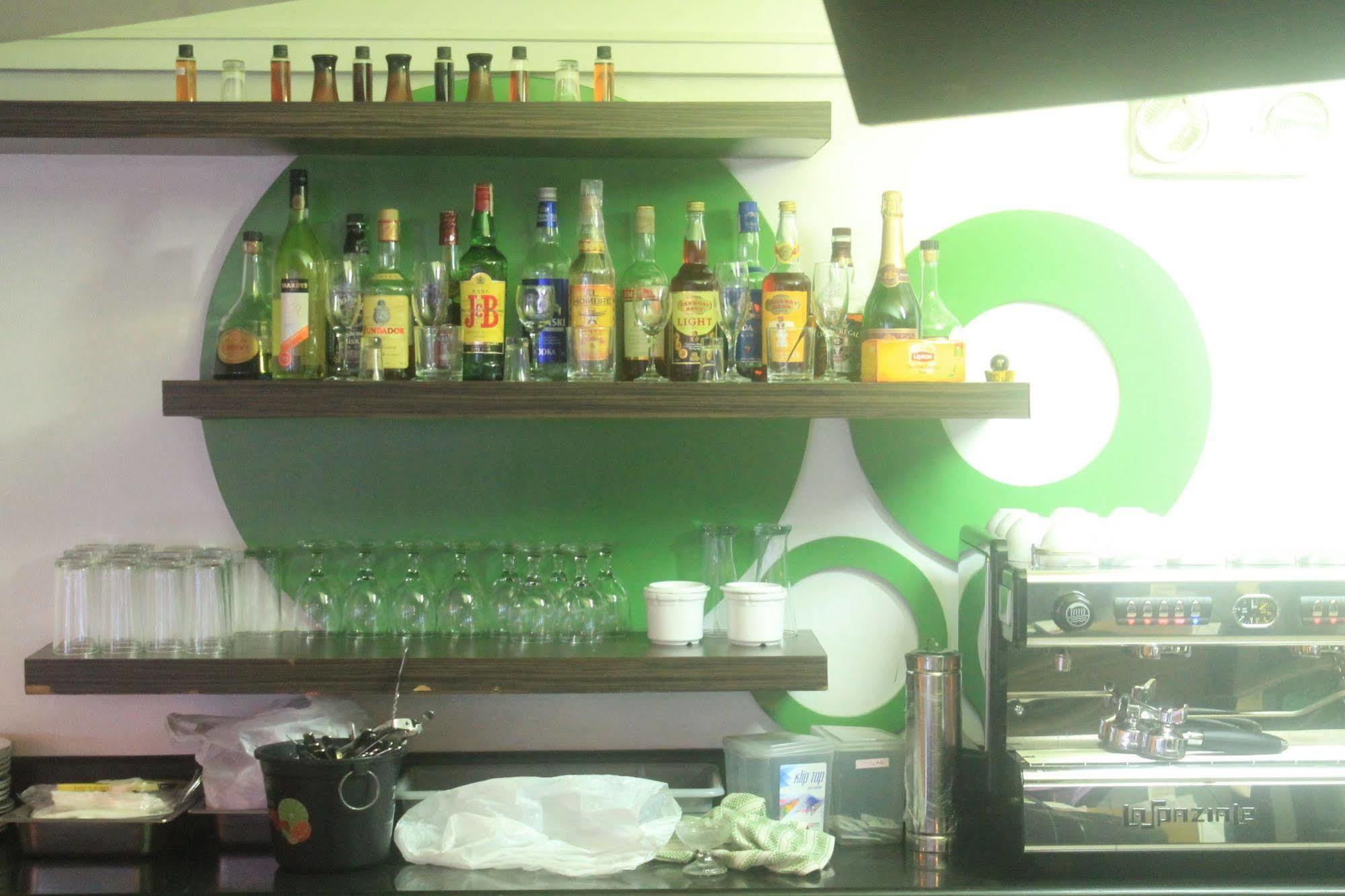 Orange Nest Hotel Manila Zewnętrze zdjęcie