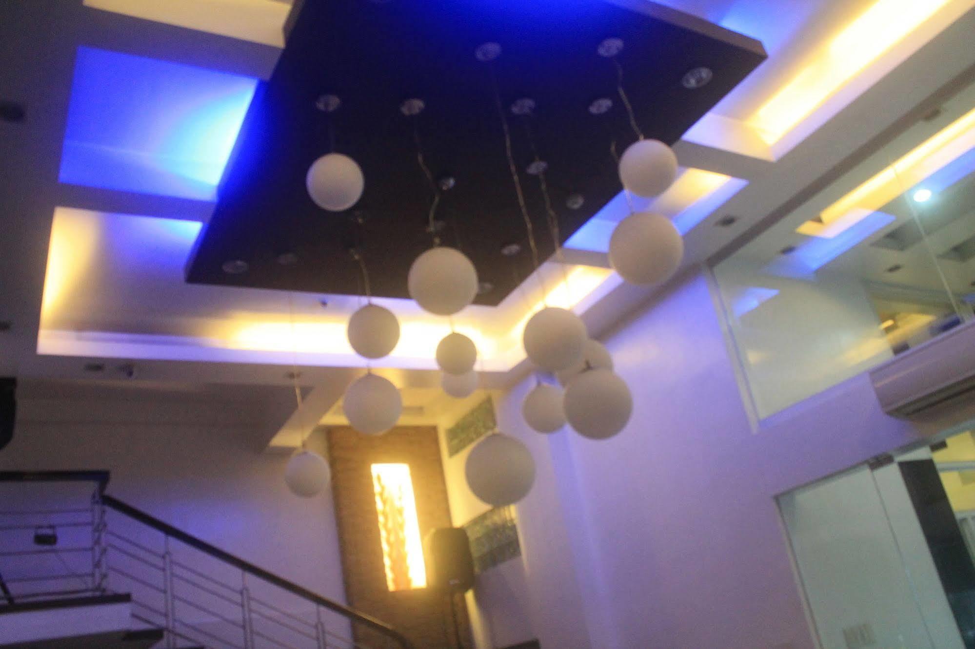 Orange Nest Hotel Manila Zewnętrze zdjęcie
